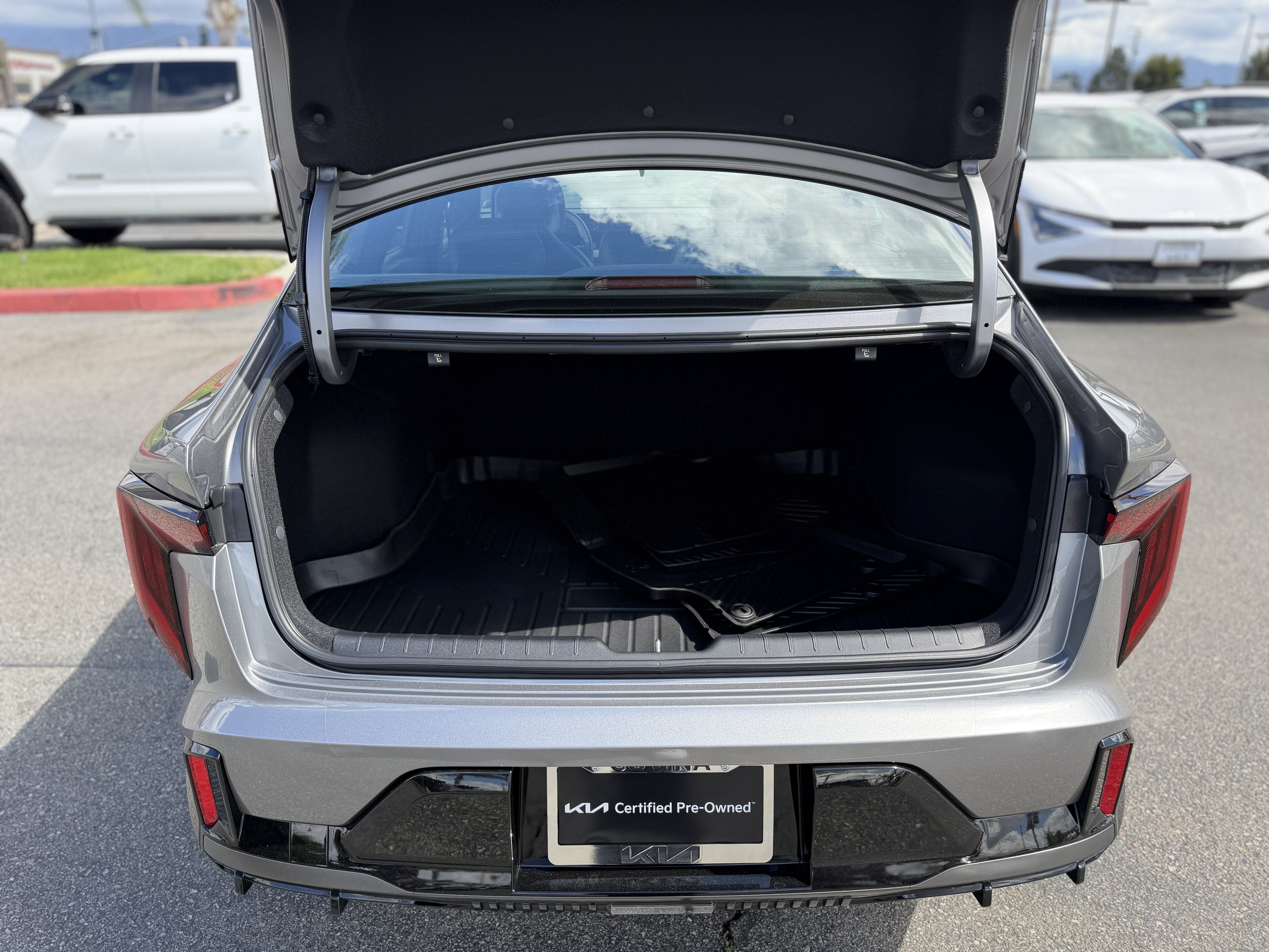 Certified 2025 Kia K4 GT-Line Turbo w/ GT-Line Sunroof Package FWD image 10