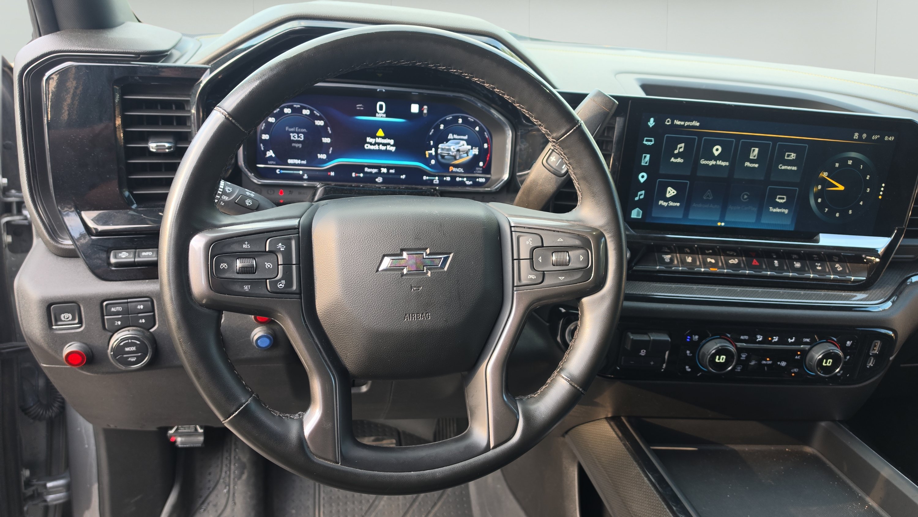 Used 2025 Chevrolet Silverado 2500 ZR2 w/ Technology Package AWD/4WD image 13