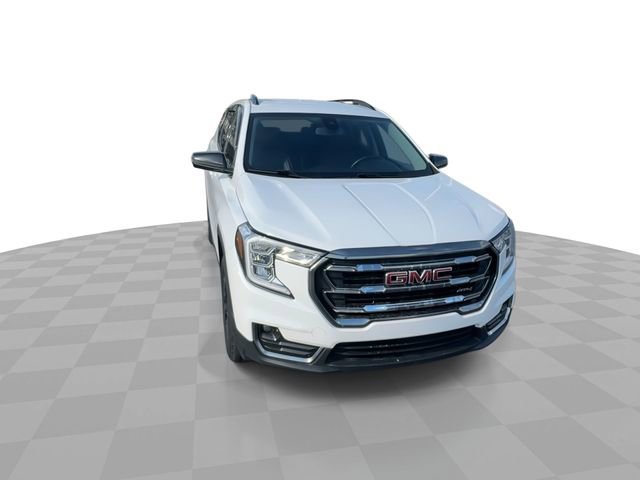 Used 2023 GMC Terrain AT4 image 4