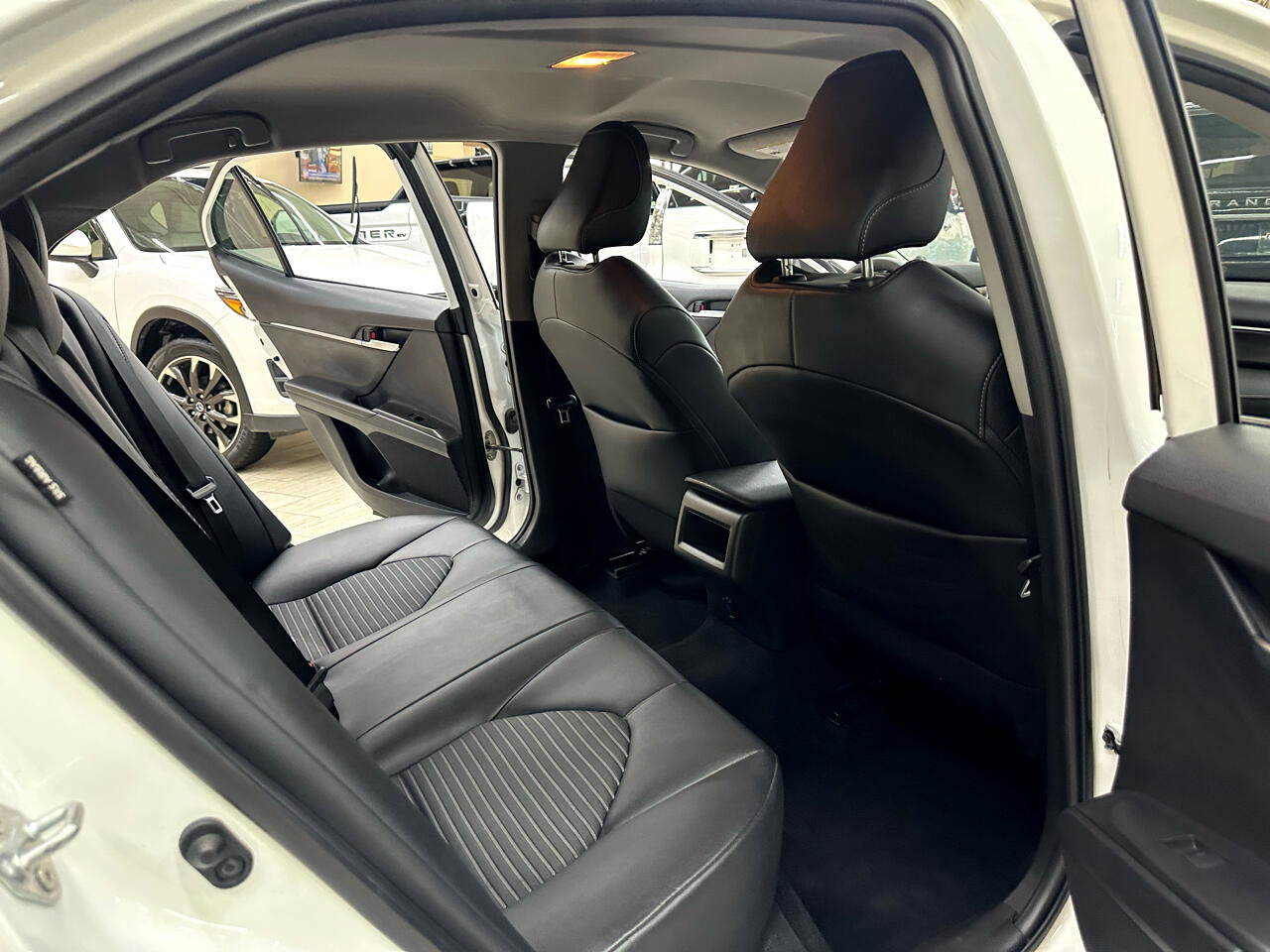 Used 2023 Toyota Camry SE image 36