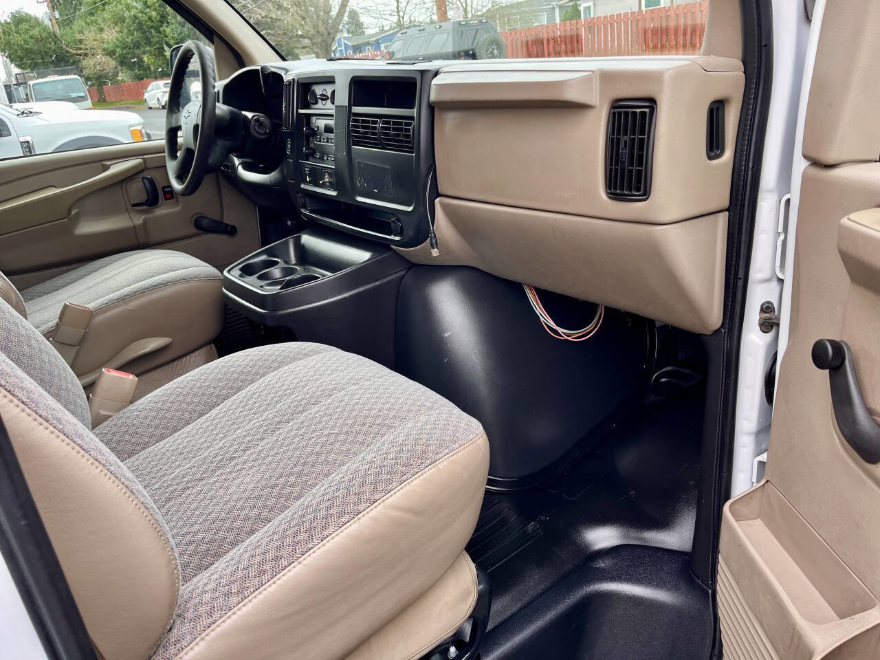 Used 2006 Chevrolet Express 2500 image 14