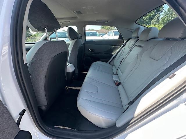 New 2025 Hyundai Elantra Limited image 9