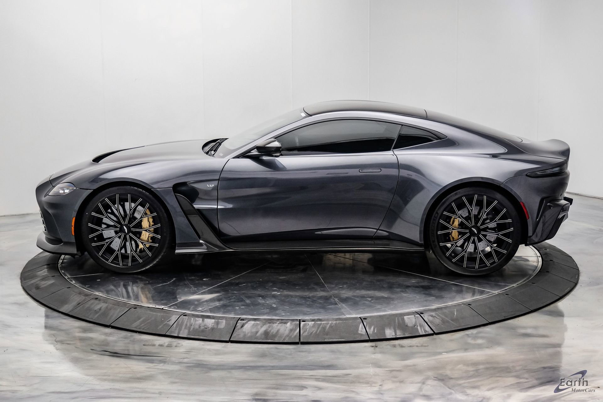 Used 2023 Aston Martin V12 Vantage RWD image 9