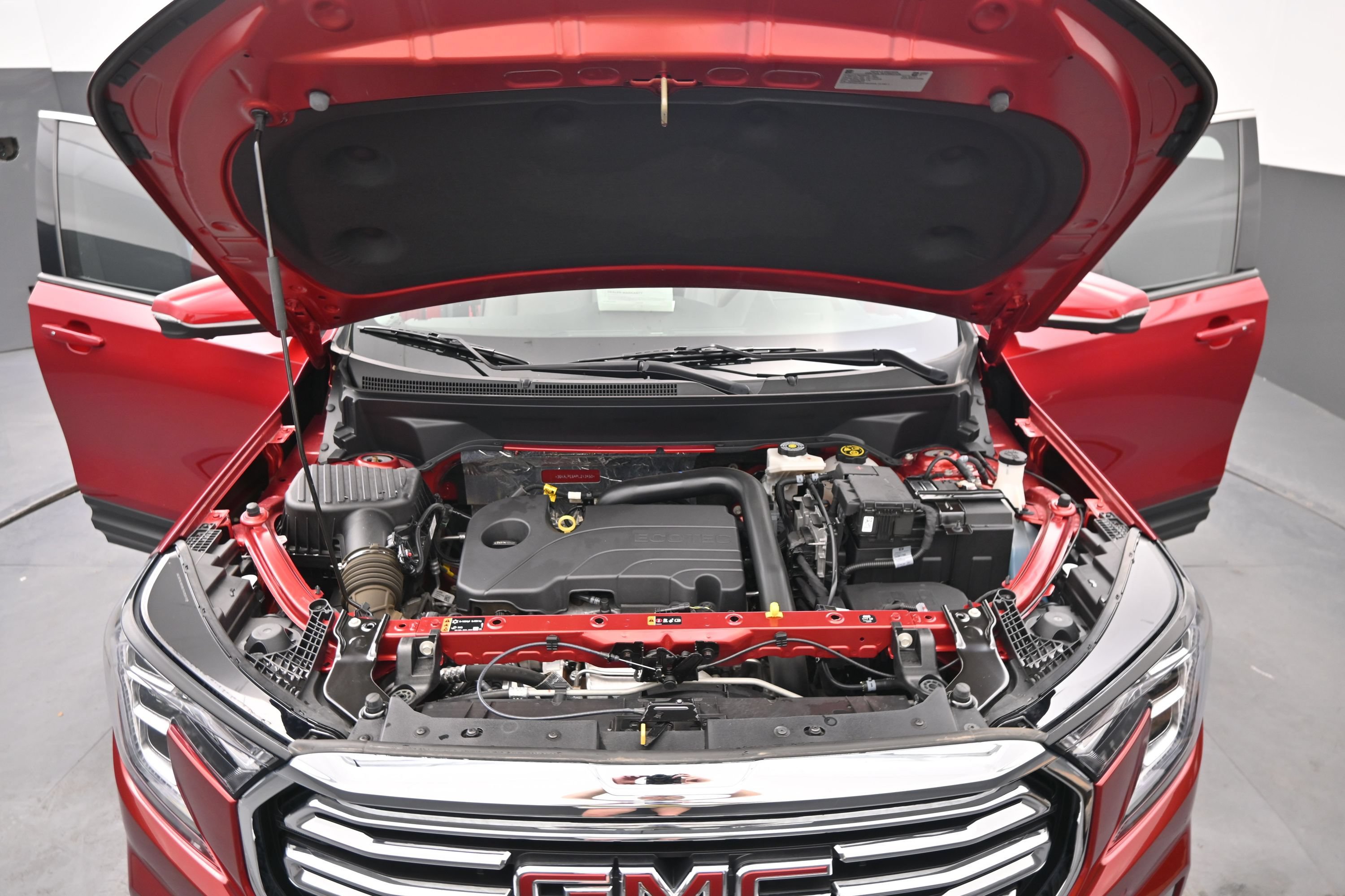 Used 2023 GMC Terrain SLT w/ Tech Package FWD image 23
