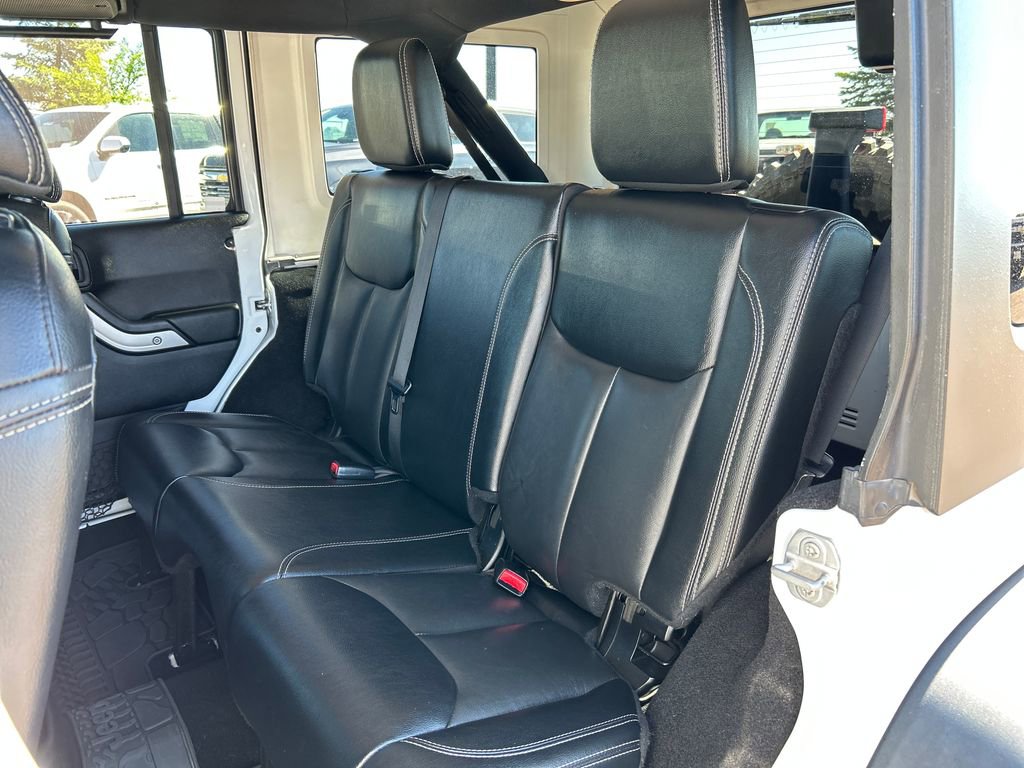 Used 2016 Jeep Wrangler Unlimited Rubicon AWD/4WD image 24