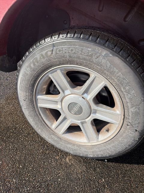 Used 2004 Lincoln Aviator AWD image 9