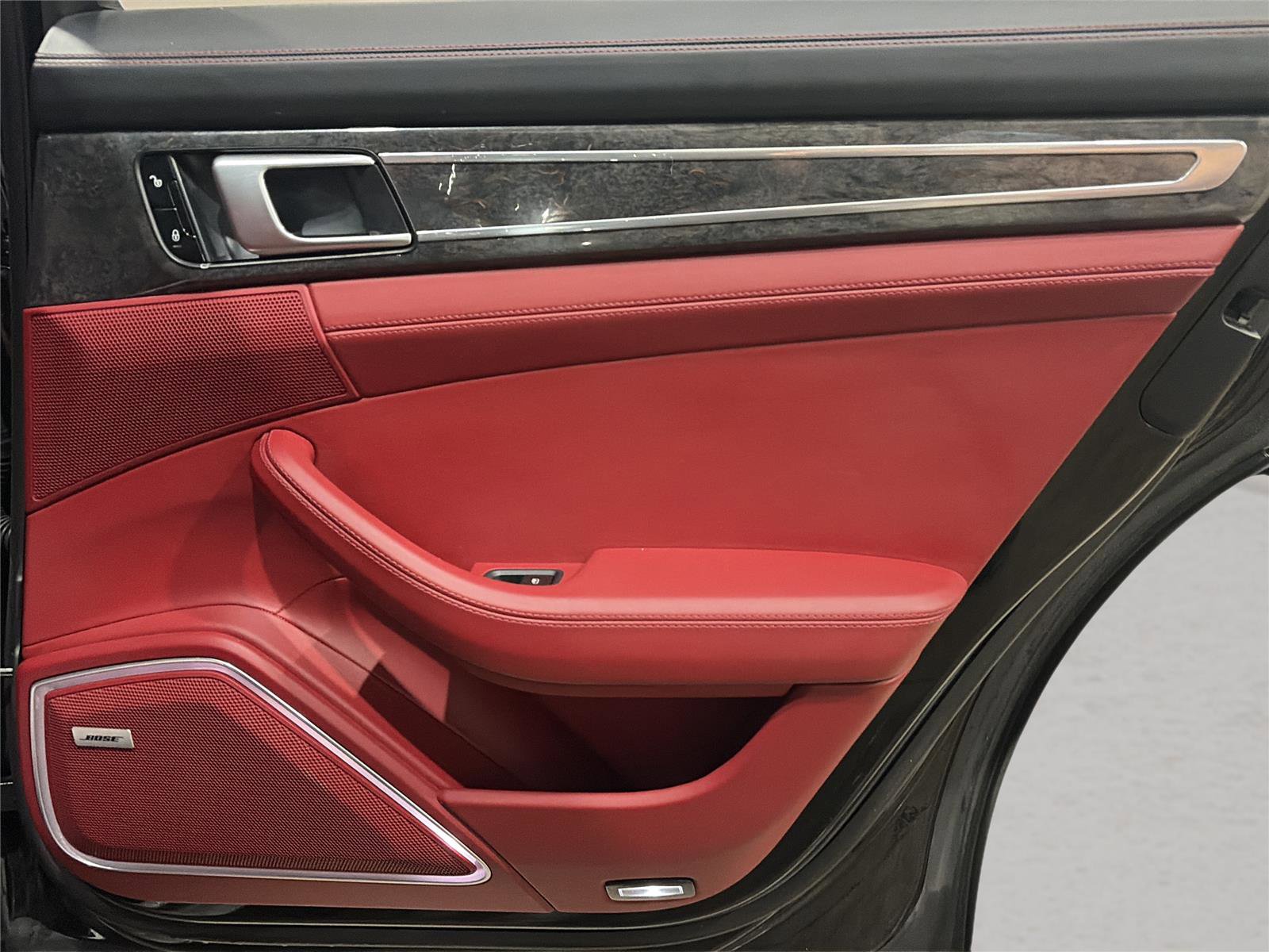 Used 2017 Porsche Panamera 4 image 26