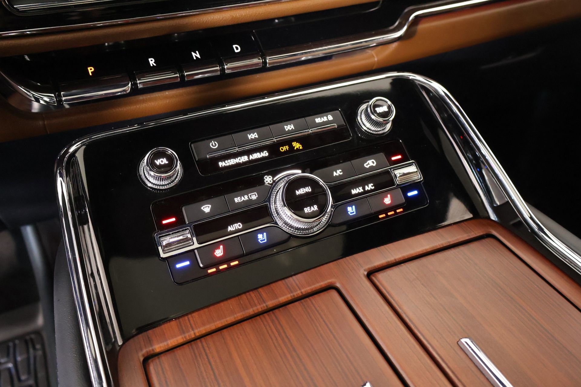 New 2026 Lincoln Navigator L Premier AWD/4WD image 8