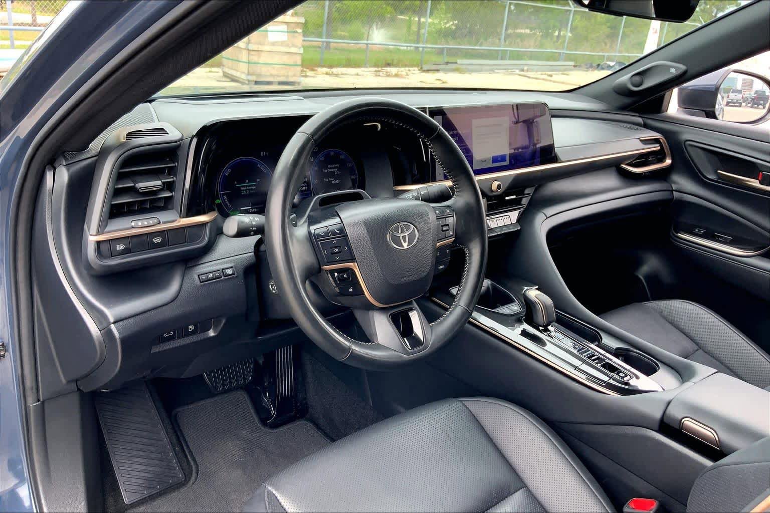 Certified 2025 Toyota Crown Platinum AWD/4WD image 17