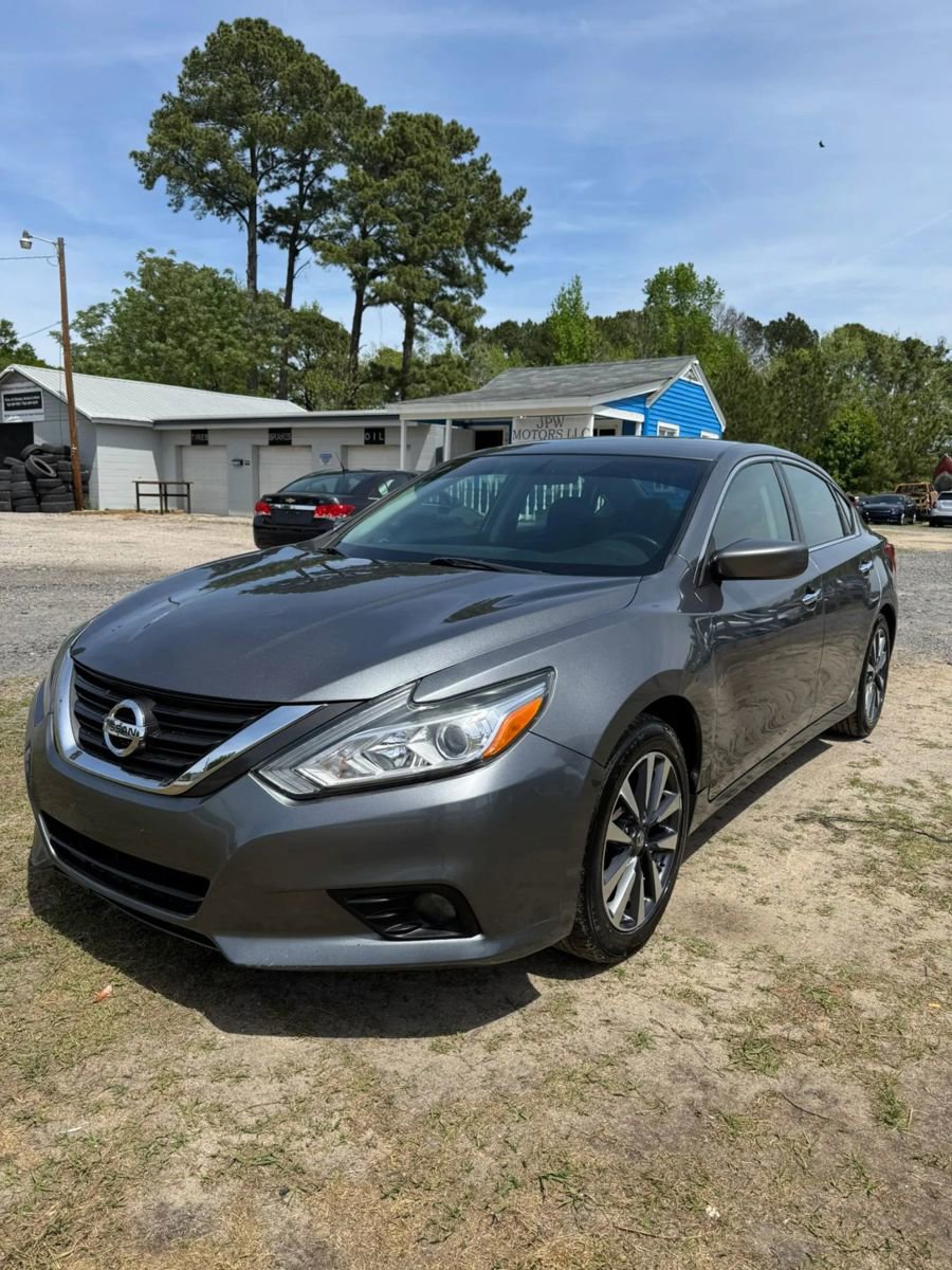 Used 2017 Nissan Altima 2.5 SV image 4