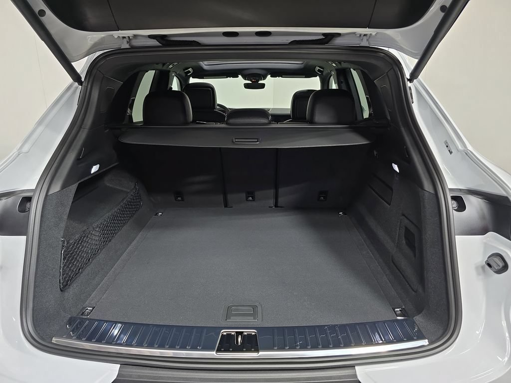 Certified 2025 Porsche Cayenne AWD/4WD image 25