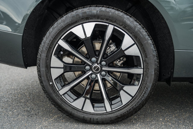 New 2027 Volvo XC60 B5 Plus AWD/4WD image 12