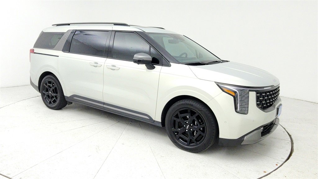 Used 2025 Kia Carnival SX Prestige image 8