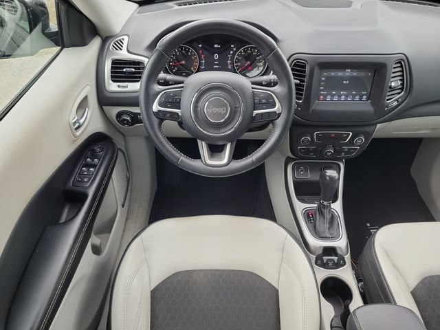 Used 2018 Jeep Compass Latitude w/ Popular Equipment Group FWD image 9