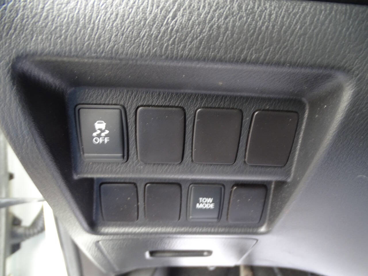 Used 2013 Nissan Pathfinder S image 16