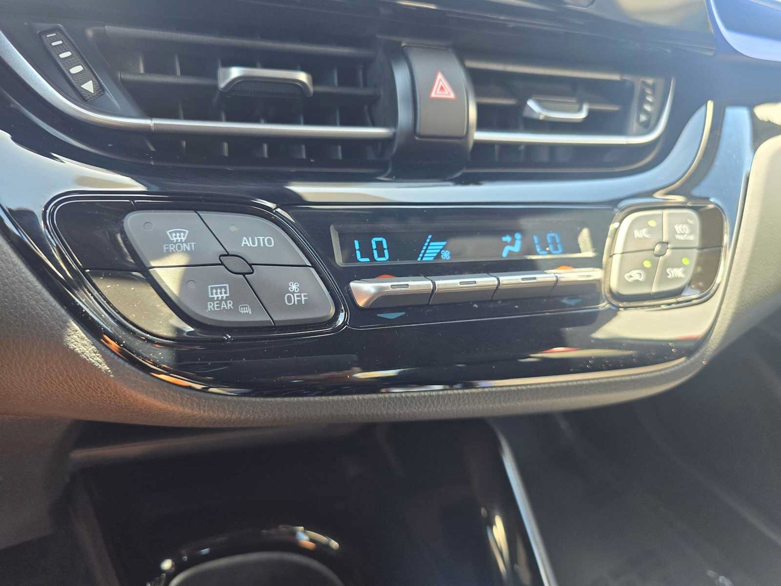 Used 2022 Toyota C-HR XLE FWD image 28