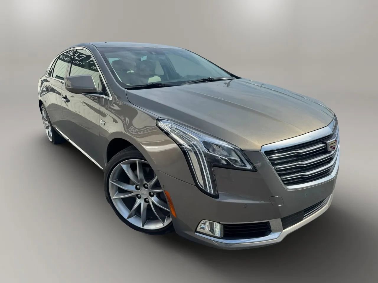 Used 2018 Cadillac XTS Premium Luxury w/ Driver Assist Package FWD image 2