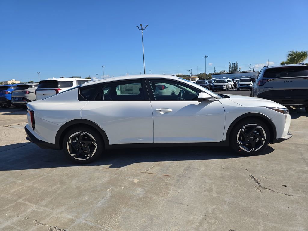 New 2026 Kia K4 EX FWD image 9