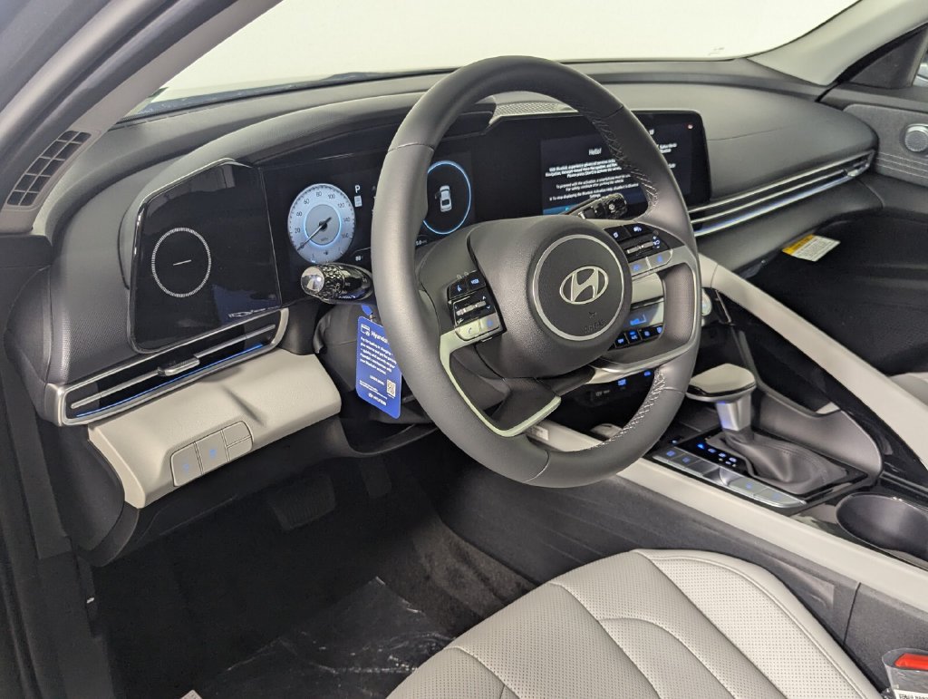 New 2026 Hyundai Elantra Limited FWD image 11