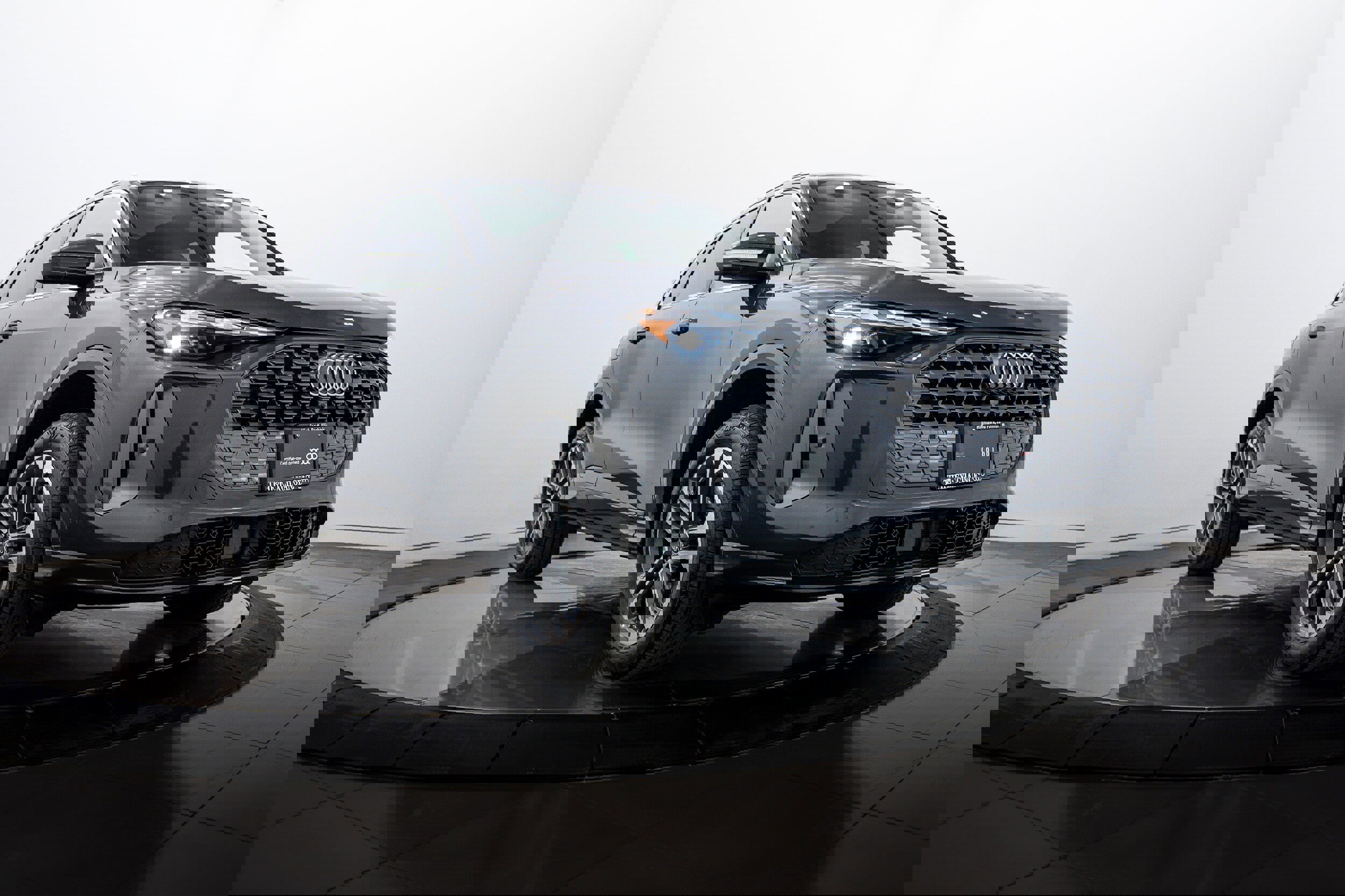 Certified 2025 Audi Q5 Premium w/ Convenience Package image 1