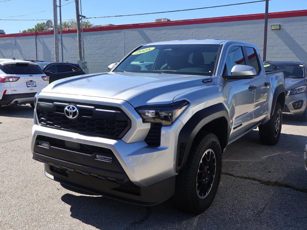Used 2025 Toyota Tacoma TRD Off-Road AWD/4WD image 13