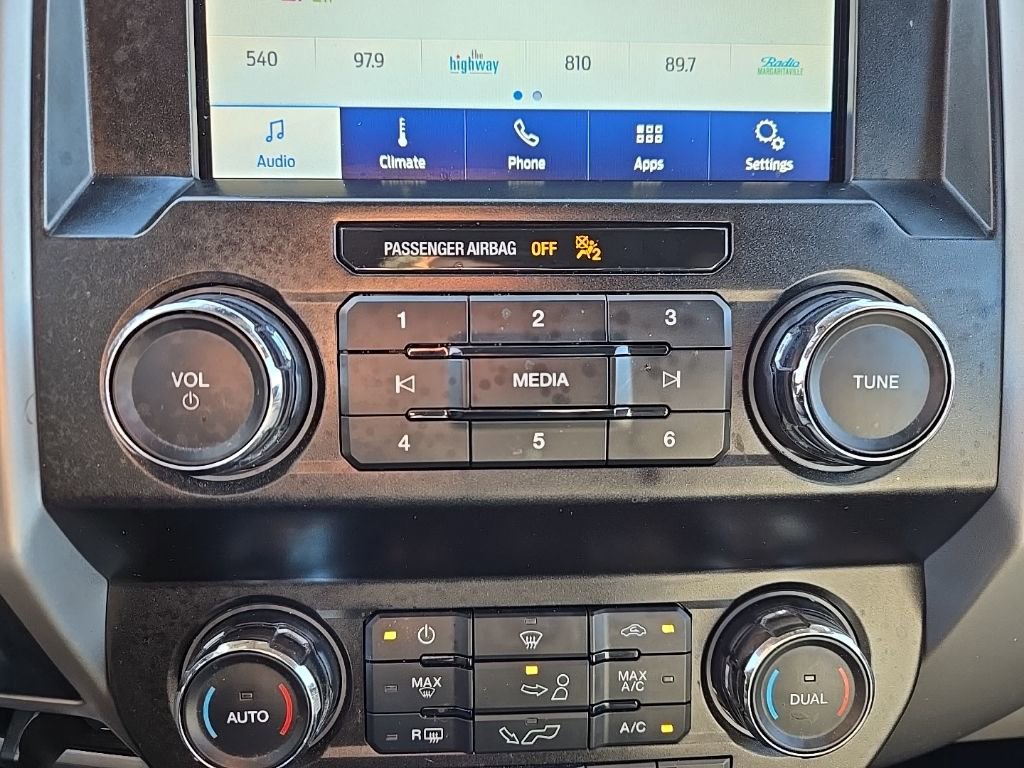 Used 2020 Ford F150 Lariat image 32