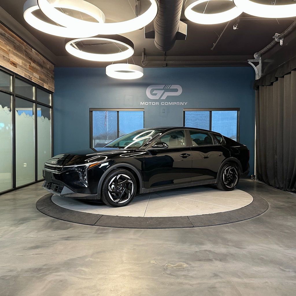 Used 2025 Kia K4 EX image 7