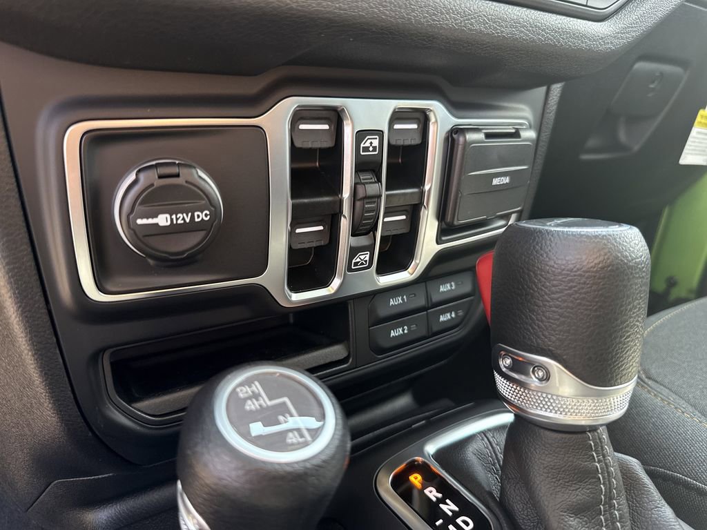 New 2025 Jeep Gladiator Sport image 32