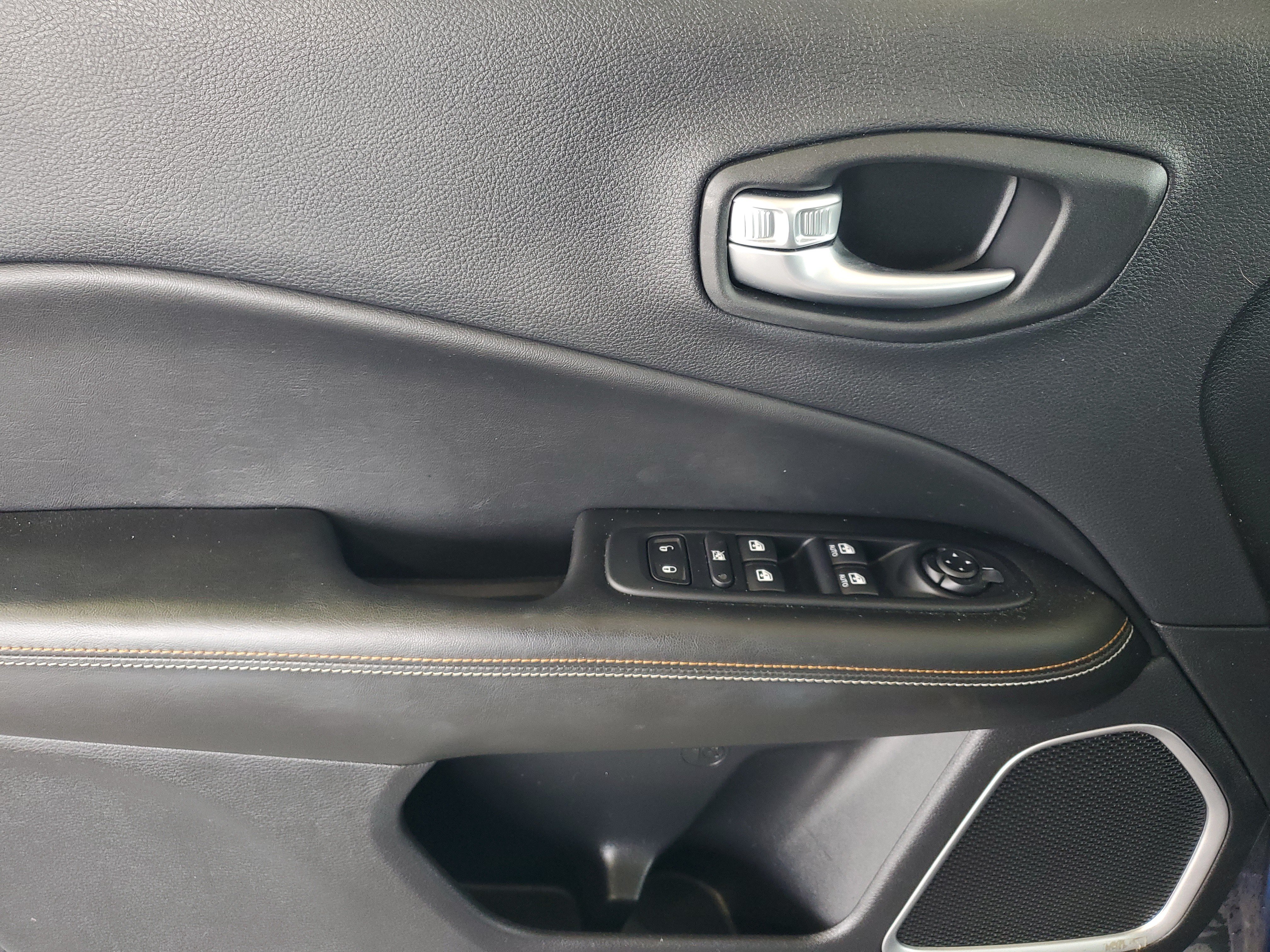 Used 2021 Jeep Compass Latitude AWD/4WD image 13