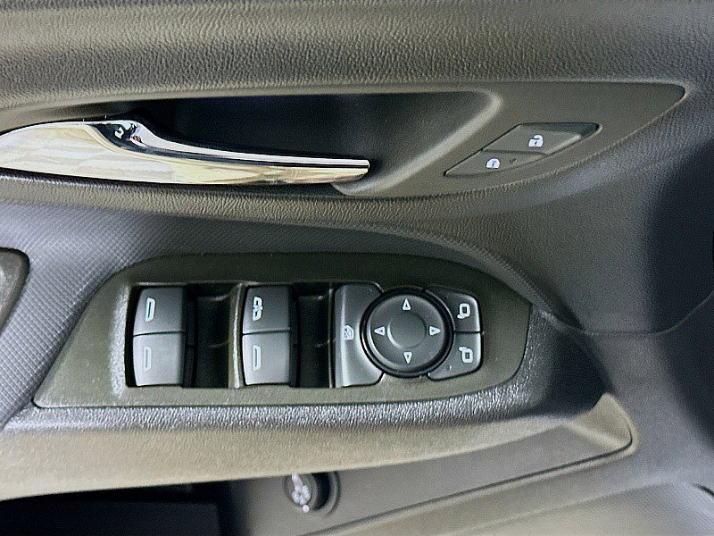 Used 2023 Chevrolet Equinox RS w/ RS Leather Package image 20