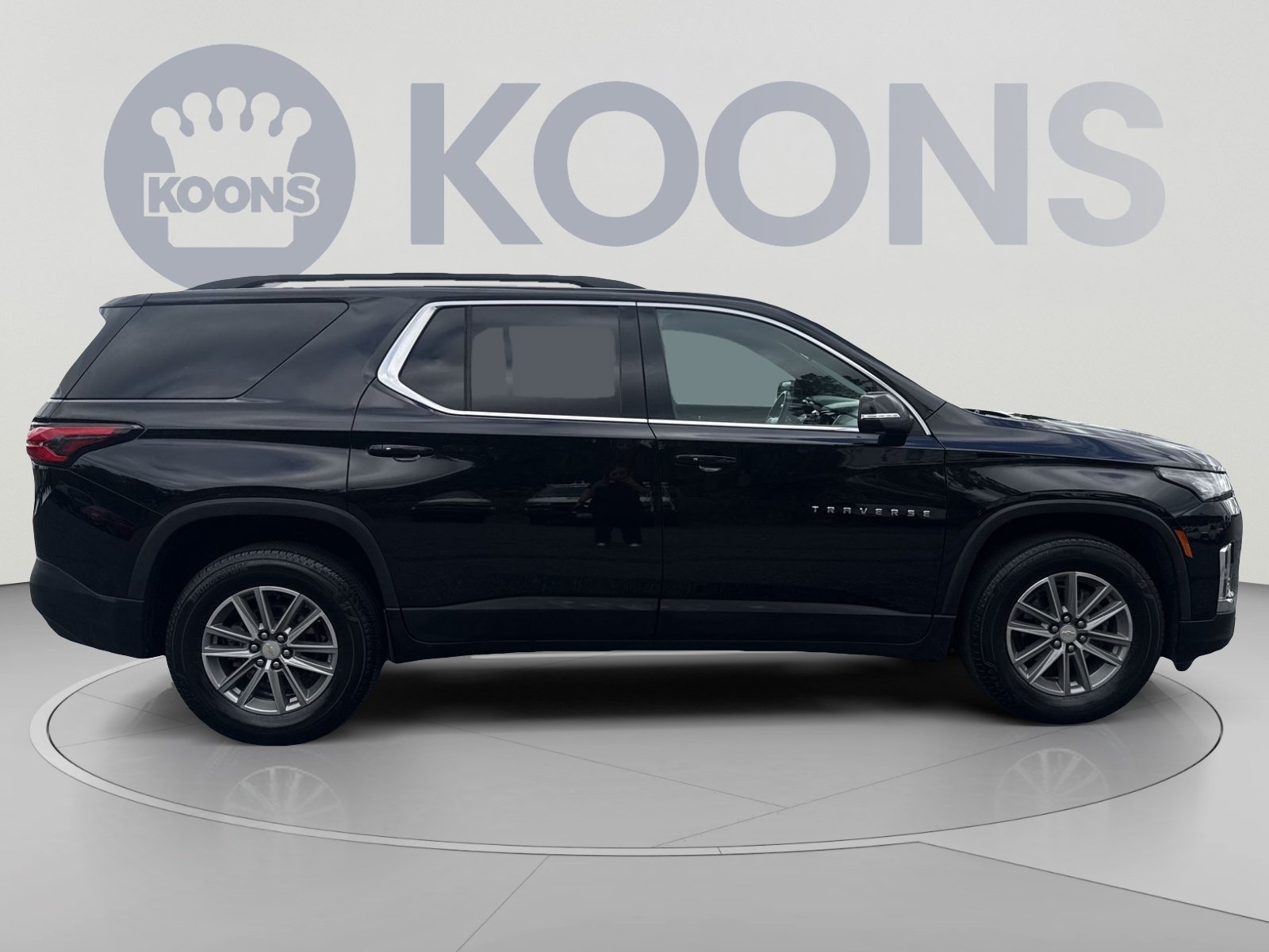 Used 2023 Chevrolet Traverse LT FWD image 12