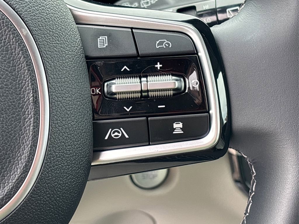 Certified 2025 Kia Sorento S w/ Panoramic Sunroof Package image 19