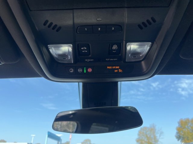 New 2025 Cadillac XT6 Luxury image 30