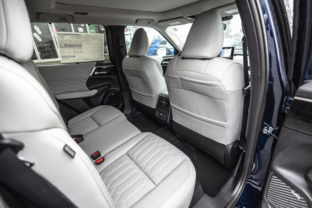 New 2026 Mitsubishi Outlander SEL AWD/4WD image 32