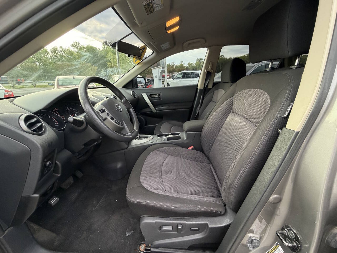 Used 2012 Nissan Rogue SV AWD/4WD image 17