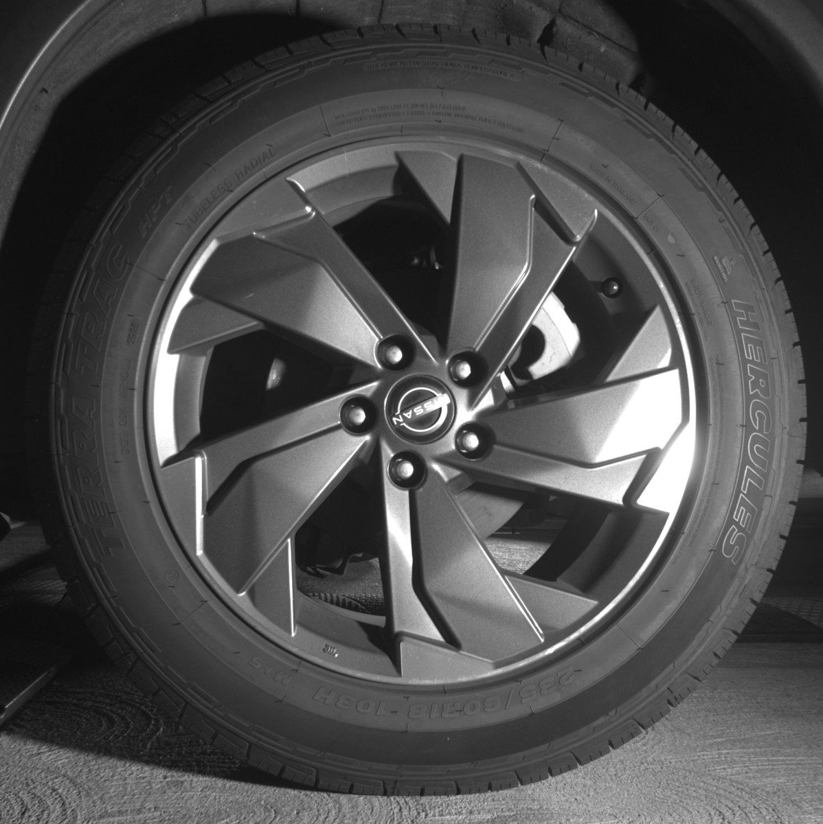 Used 2025 Nissan Rogue SV FWD image 14
