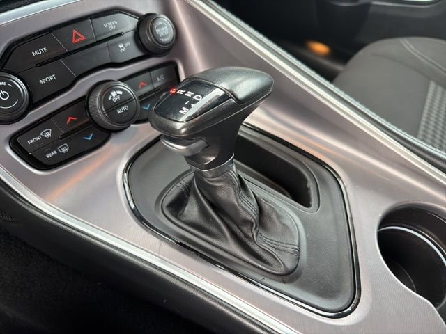Used 2022 Dodge Challenger SXT image 18