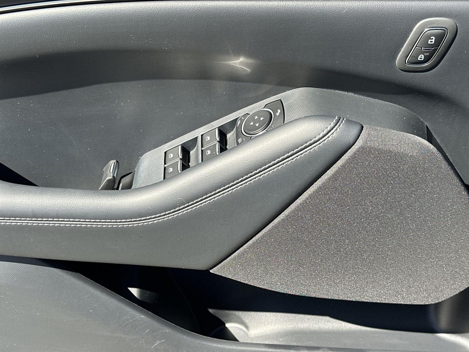 Used 2022 Ford Mustang Mach-E Select AWD/4WD image 16