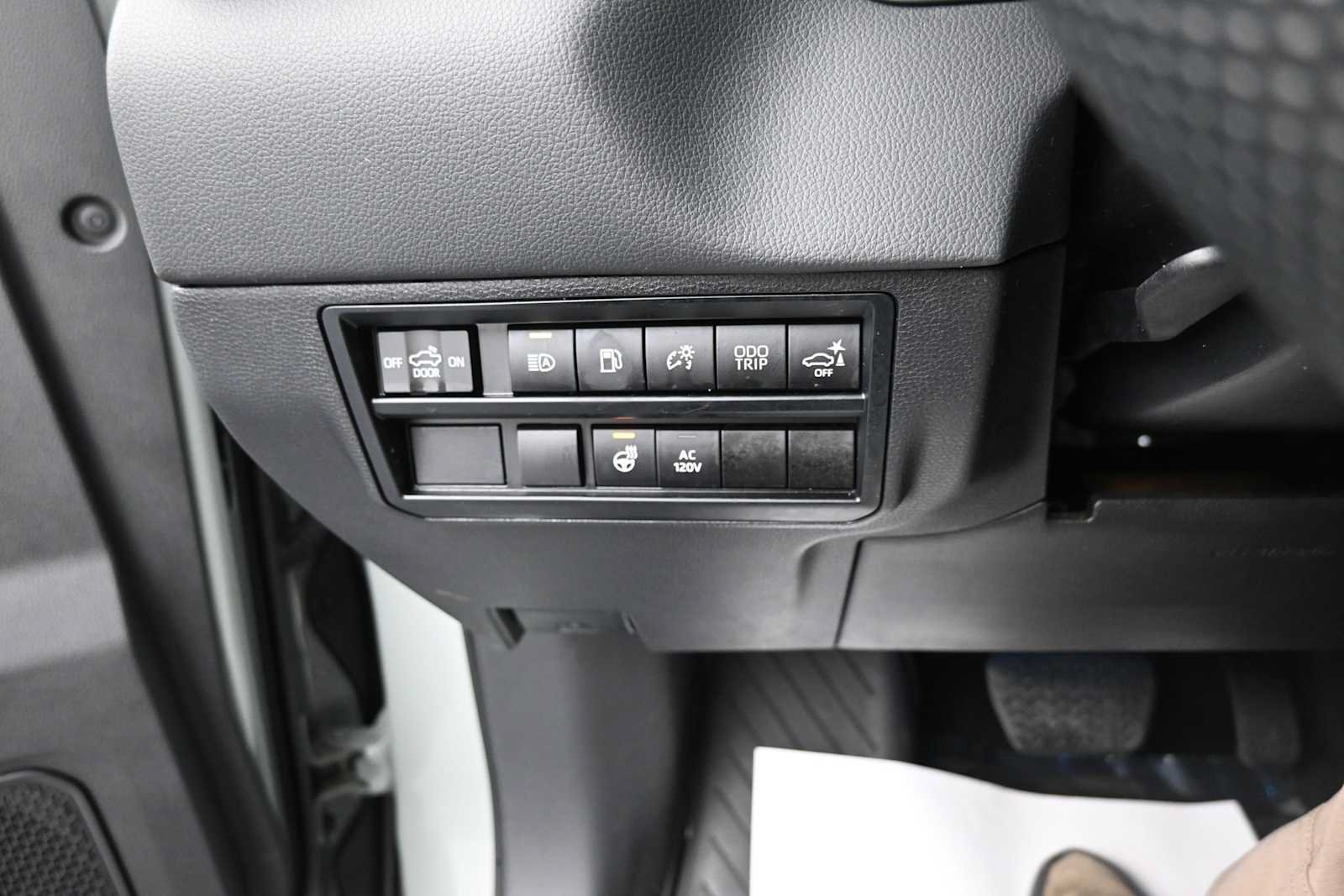 Used 2024 Toyota Tundra Limited AWD/4WD image 10