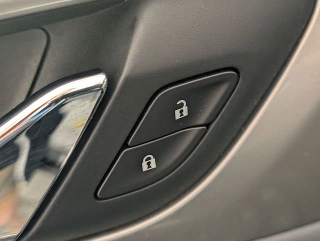 Used 2019 Chevrolet Traverse LT image 11