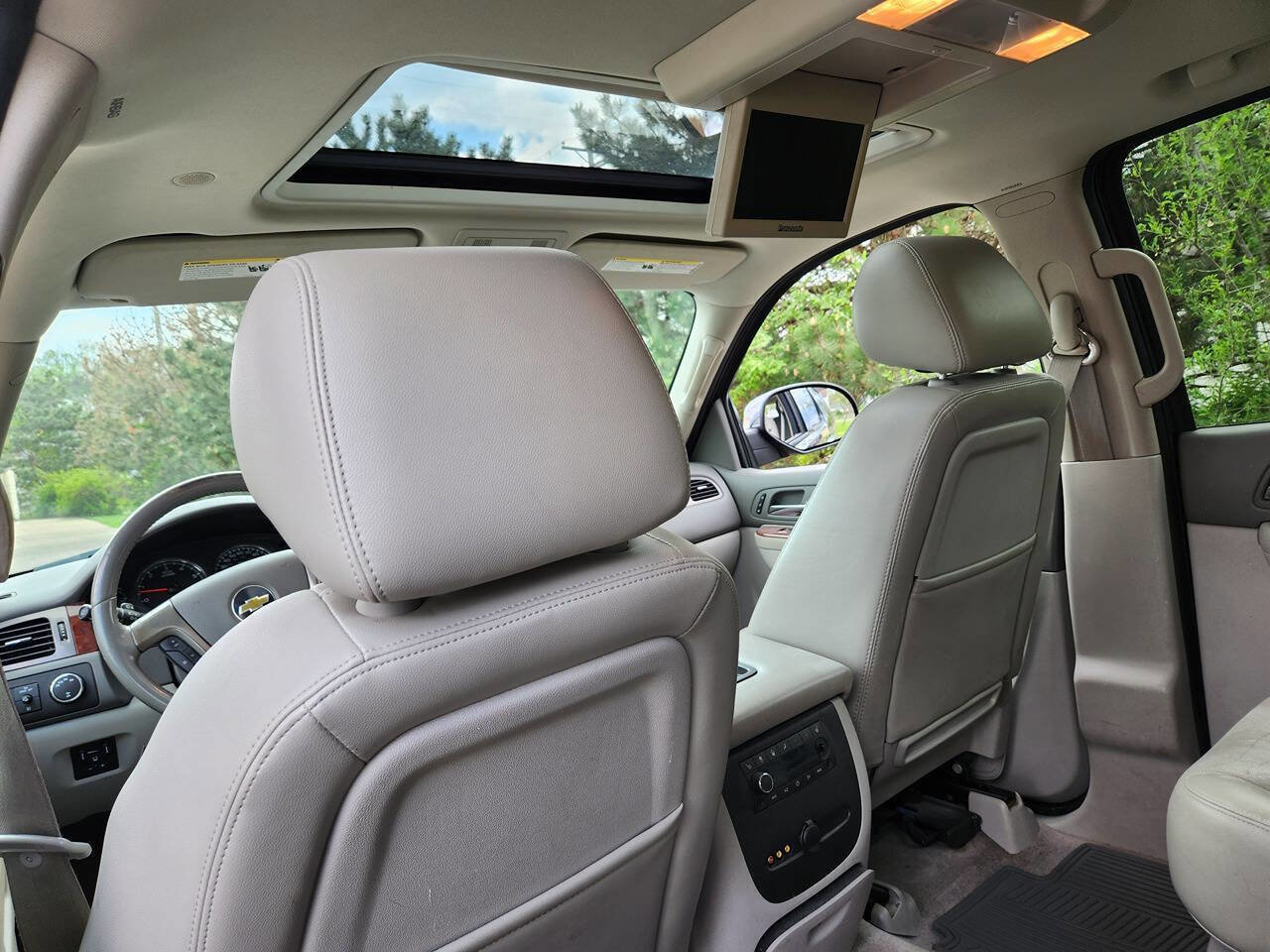Used 2011 Chevrolet Suburban LTZ AWD/4WD image 8