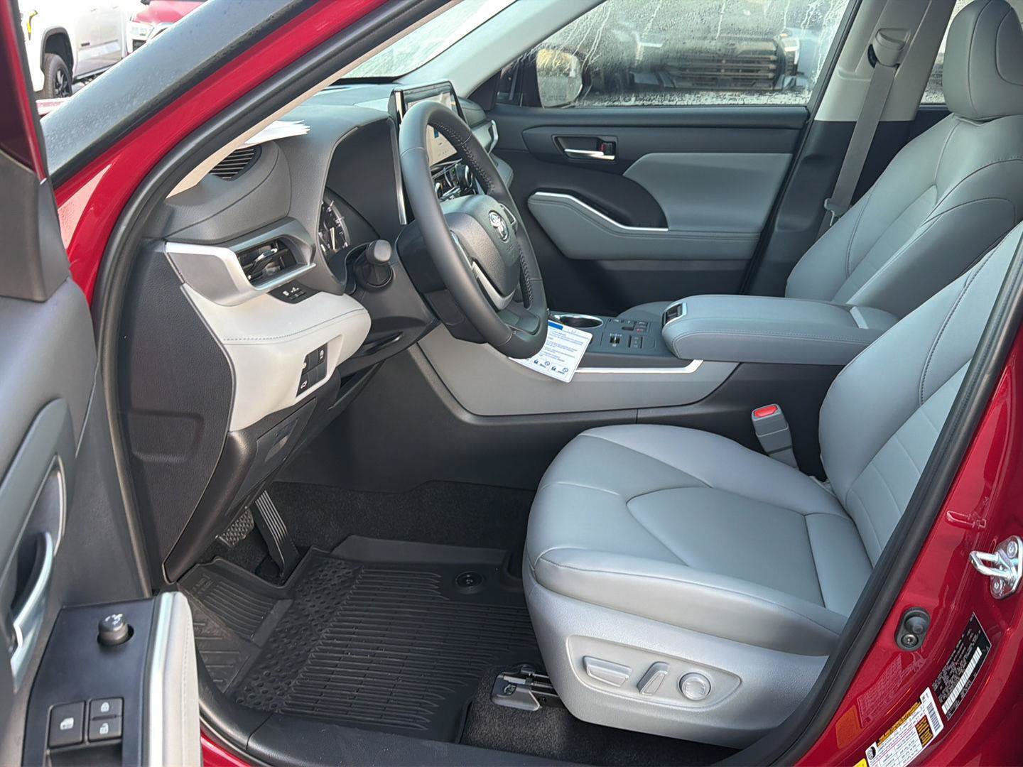 New 2026 Toyota Highlander XLE AWD/4WD image 10