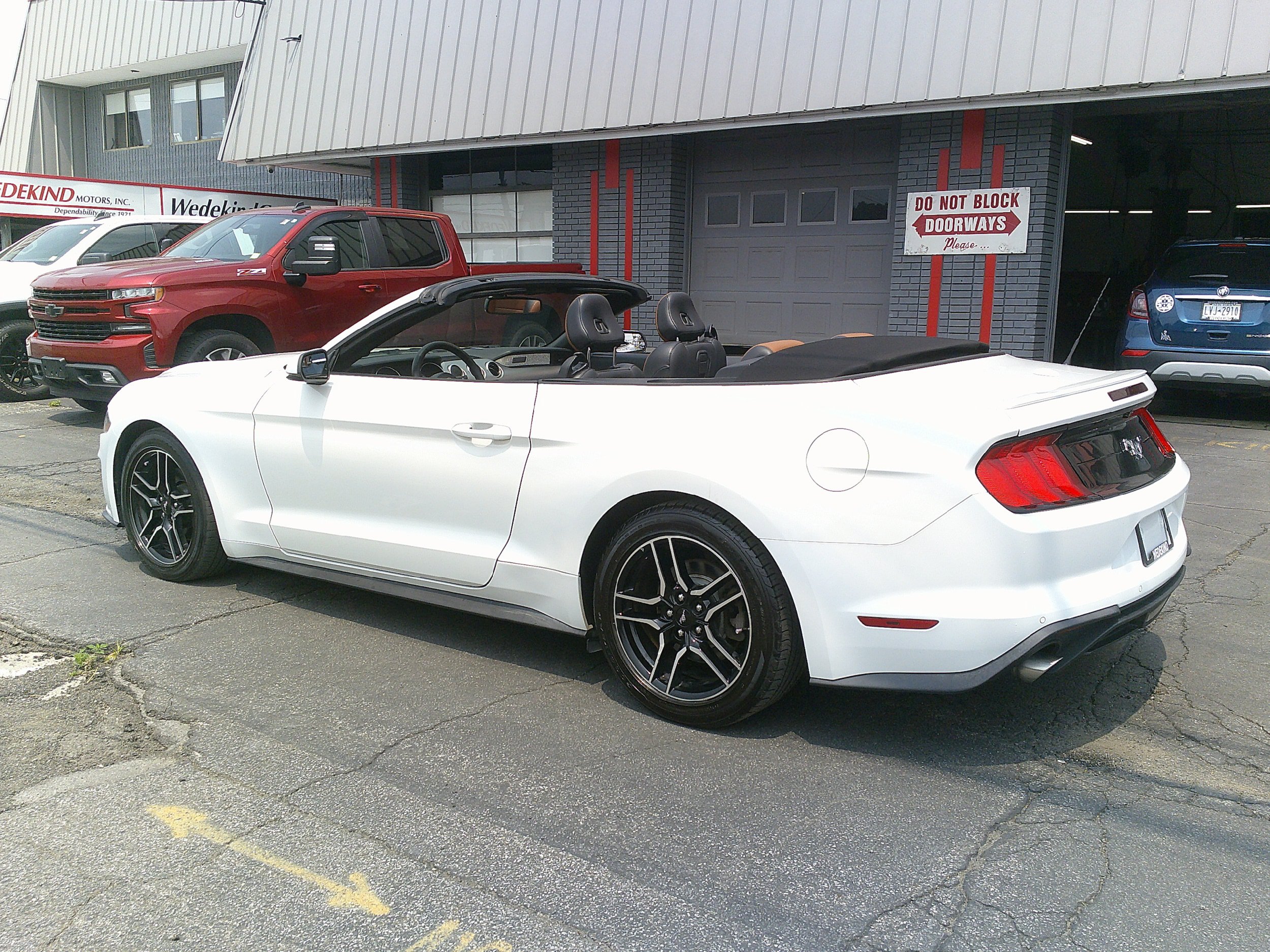 Used 2019 Ford Mustang Premium RWD image 2