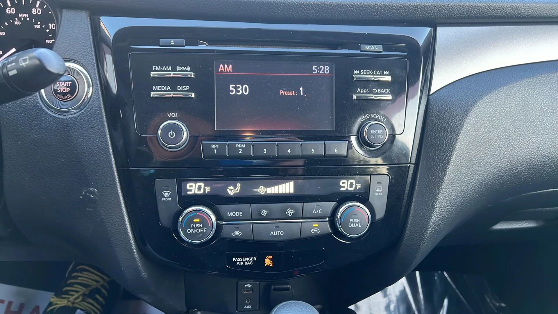 Used 2016 Nissan Rogue SV image 23