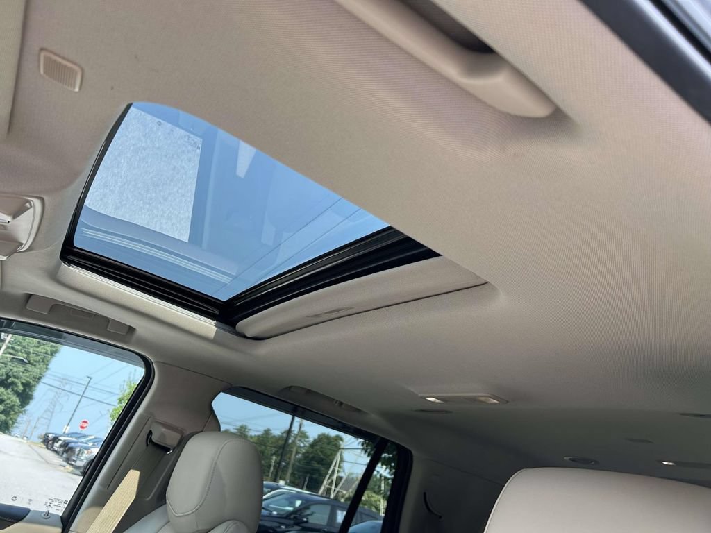 Used 2020 Cadillac Escalade Luxury AWD/4WD image 19