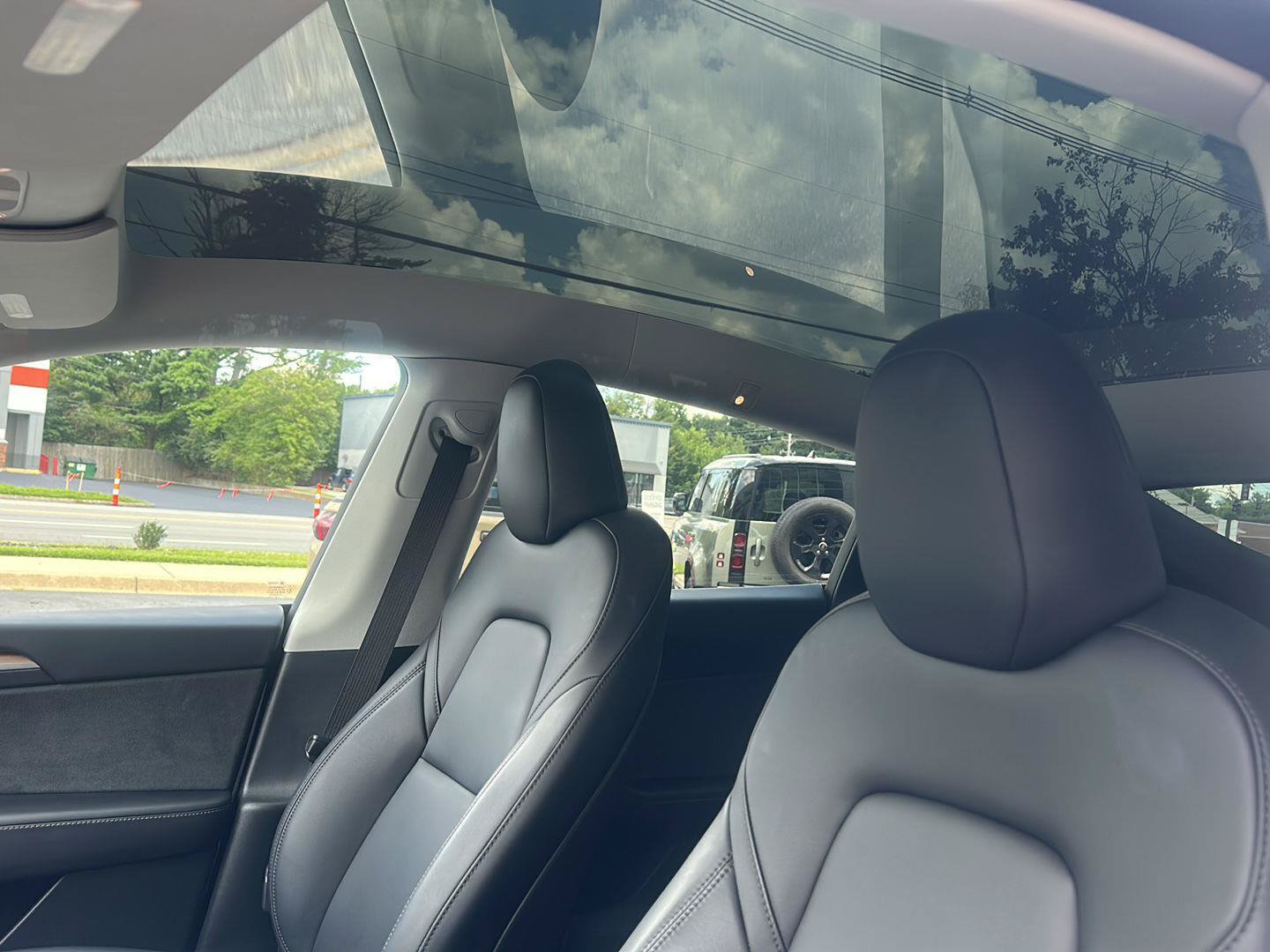 Used 2024 Tesla Model Y Long Range RWD image 22