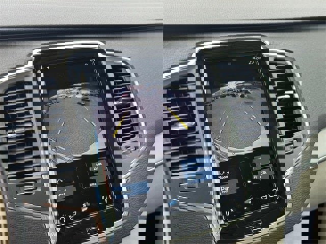 Used 2021 Volvo XC90 T5 Momentum w/ Climate Package image 24