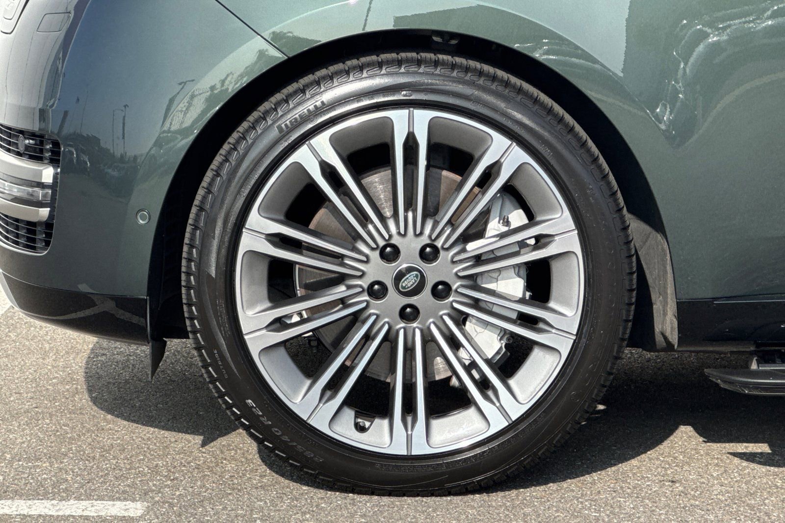 Used 2023 Land Rover Range Rover SE image 33