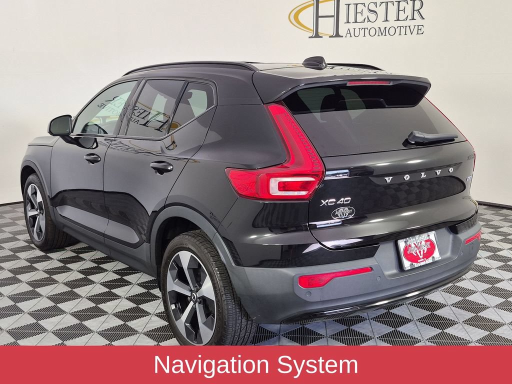 Used 2023 Volvo XC40 B5 Plus AWD/4WD image 6