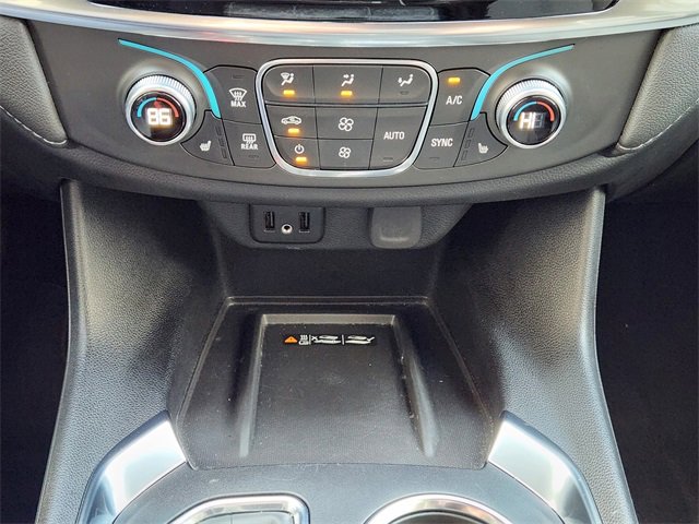 Used 2023 Chevrolet Traverse LT image 18